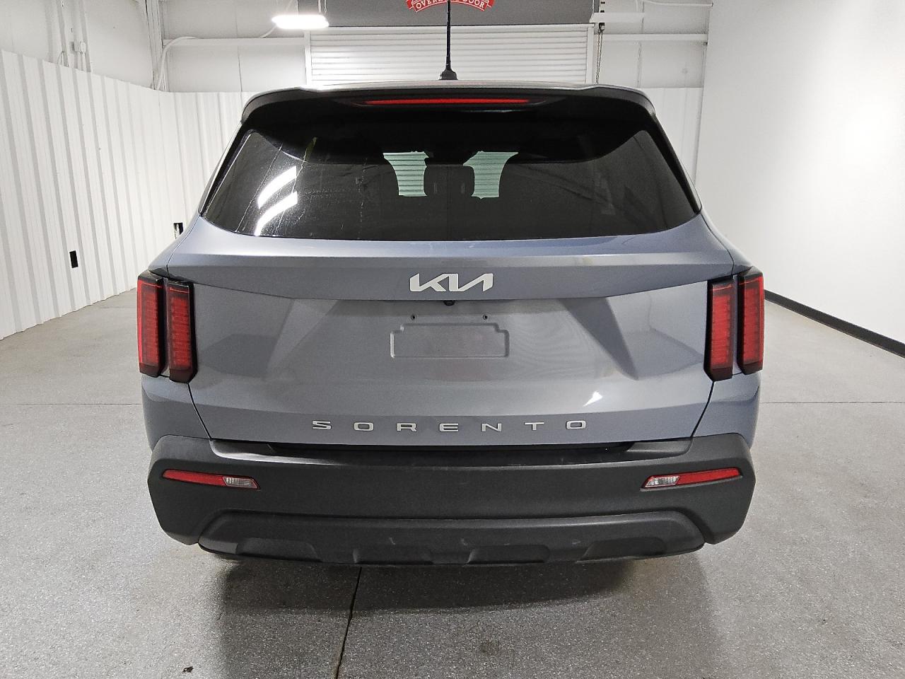 2022 KIA Sorento VIN 5XYRG4LC4NG120093 Copart auction photo, partial repair damage thumbnail 6