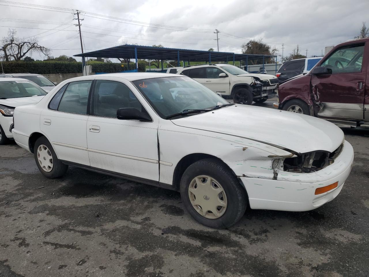 1996 Toyota Camry VIN JT2BG12K5T0351721 Copart auction photo, front end damage thumbnail 4