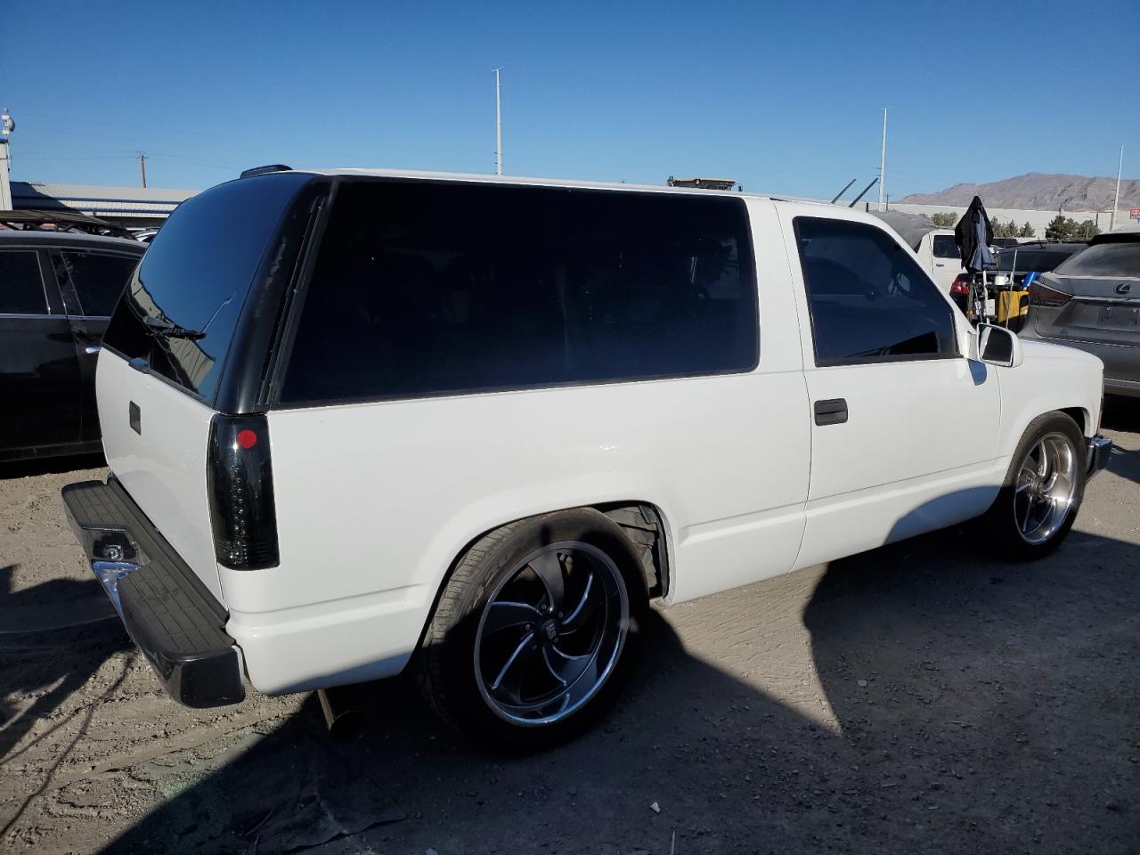 1997 Chevrolet Tahoe VIN 3GNEC18R8VG173538 Copart auction photo, side damage thumbnail 3