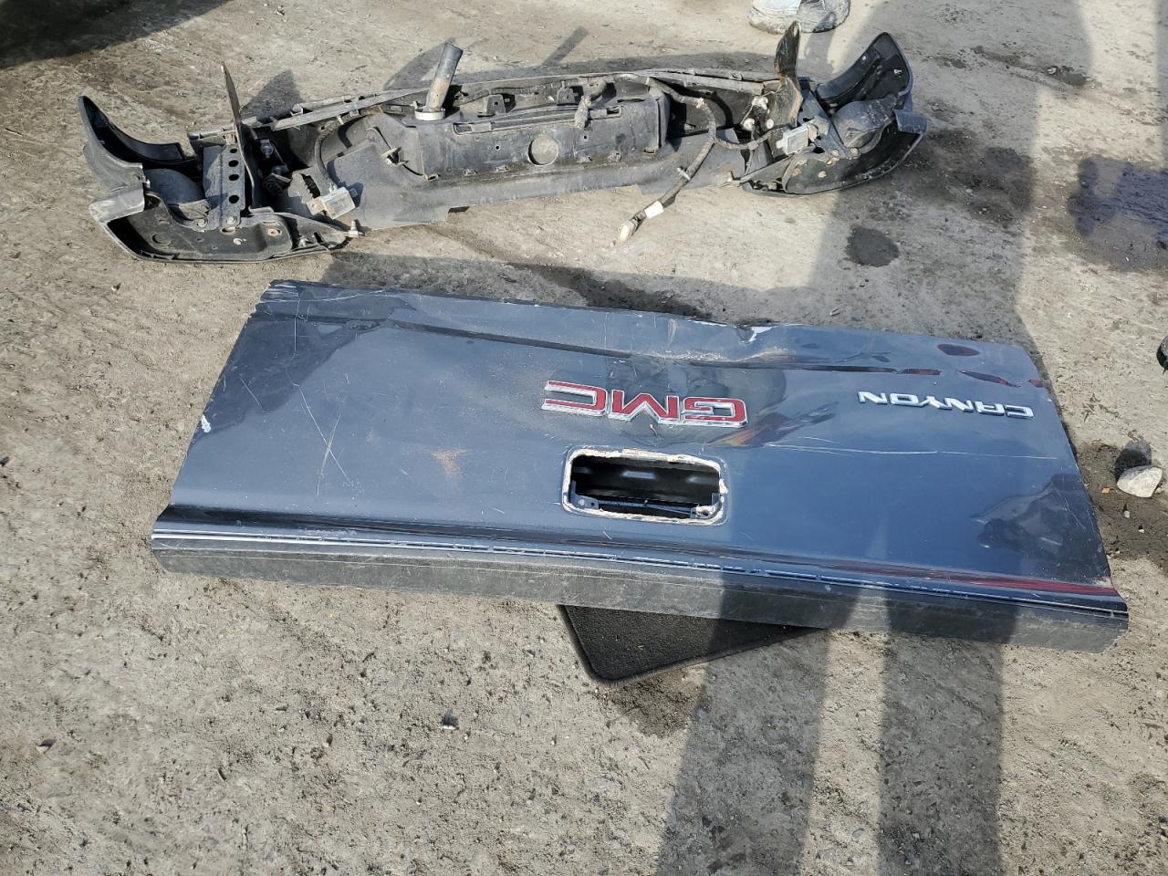 2020 GMC Canyon VIN 1GTH5BEA4L1174959 Copart auction photo, rear end / minor dent/scratches damage thumbnail 12