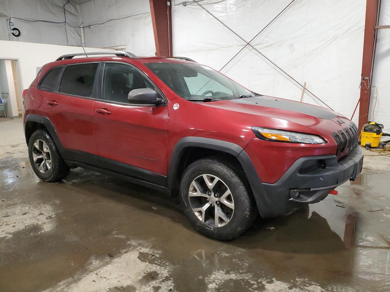 2015 Jeep Cherokee VIN 1C4PJMBS4FW786067 Copart auction photo, front end / rear end damage thumbnail 4