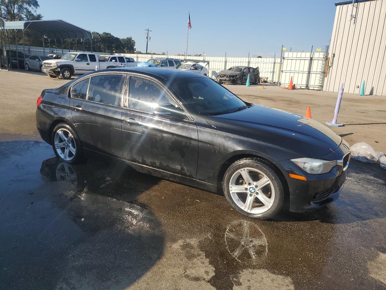 2014 BMW 3er VIN WBA3B1C56EP680292 Copart auction photo, rear end / side damage thumbnail 4