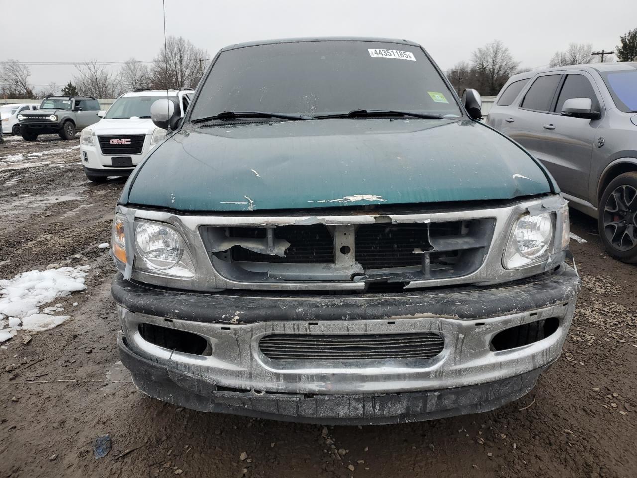 1998 Ford F-150 VIN 1FTZX17W0WNC02674 Copart auction photo, all over damage thumbnail 5
