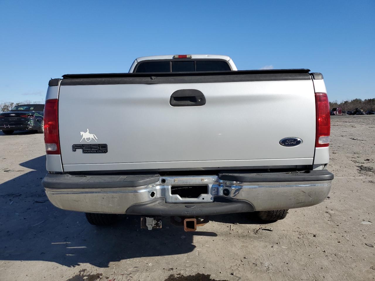 2003 Ford F250 VIN 1FTNX21L03EB97474 Copart auction photo, front end damage thumbnail 6