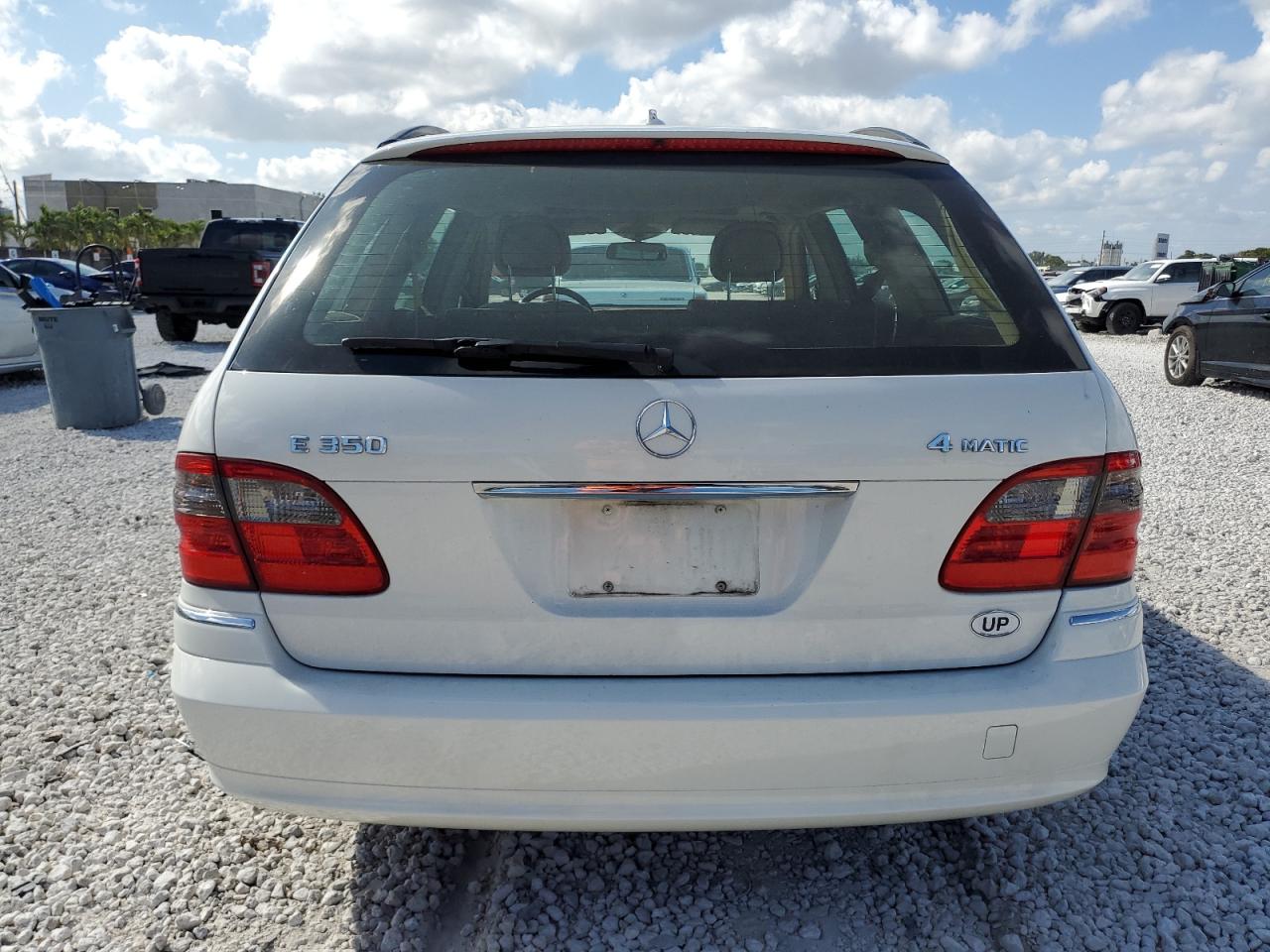2007 Mercedes-Benz E-klasse VIN WDBUH87X67X219914 Copart auction photo, rear end / minor dent/scratches damage thumbnail 6