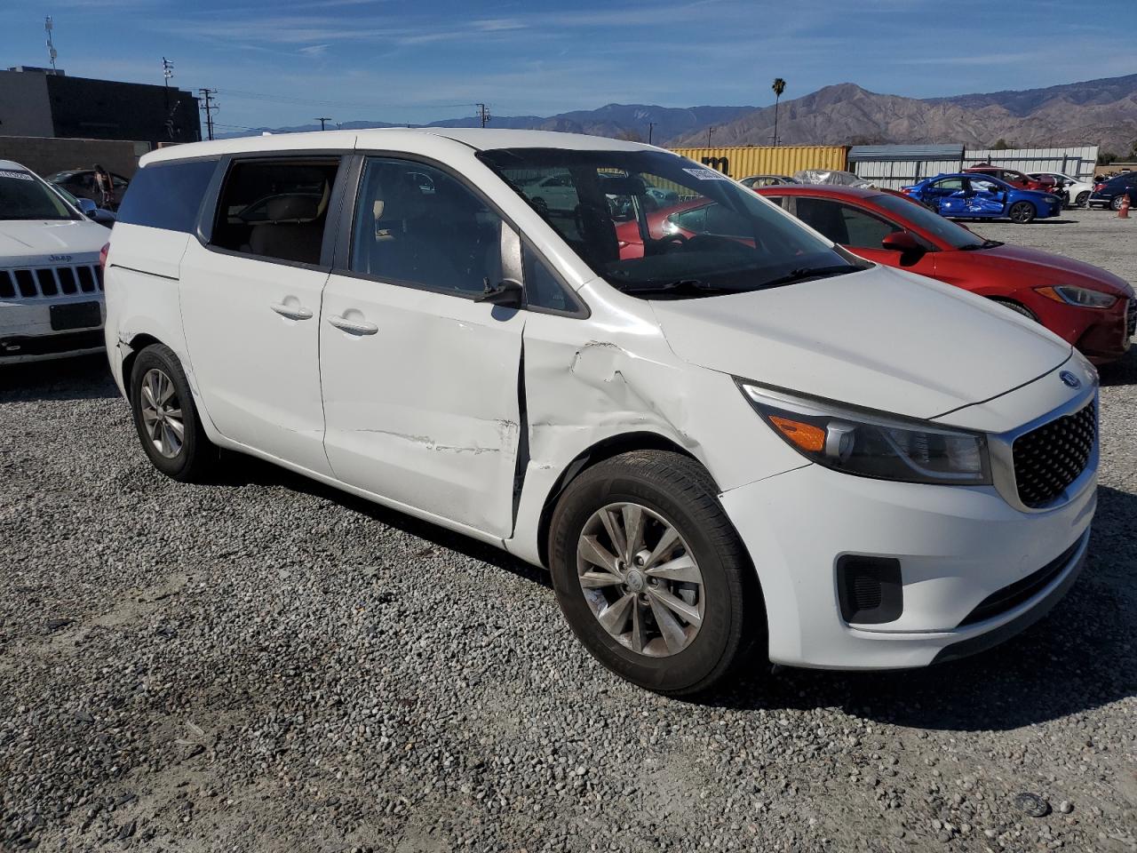 2017 KIA Sedona VIN KNDMB5C17H6234500 Copart auction photo, vandalism / all over damage thumbnail 4