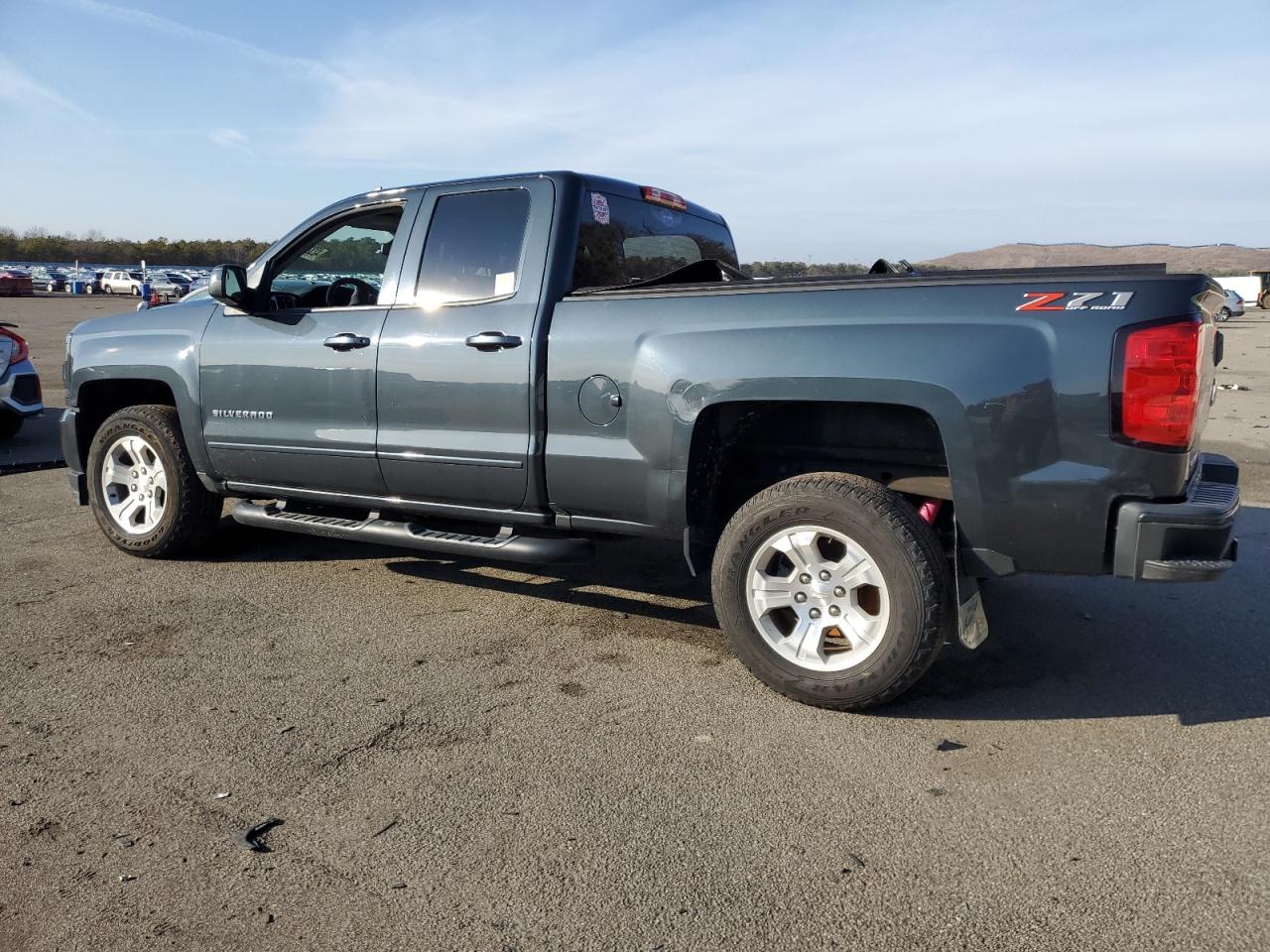 2019 Chevrolet Silverado VIN 2GCVKPEC4K1169912 Copart auction photo, front end / side damage thumbnail 2