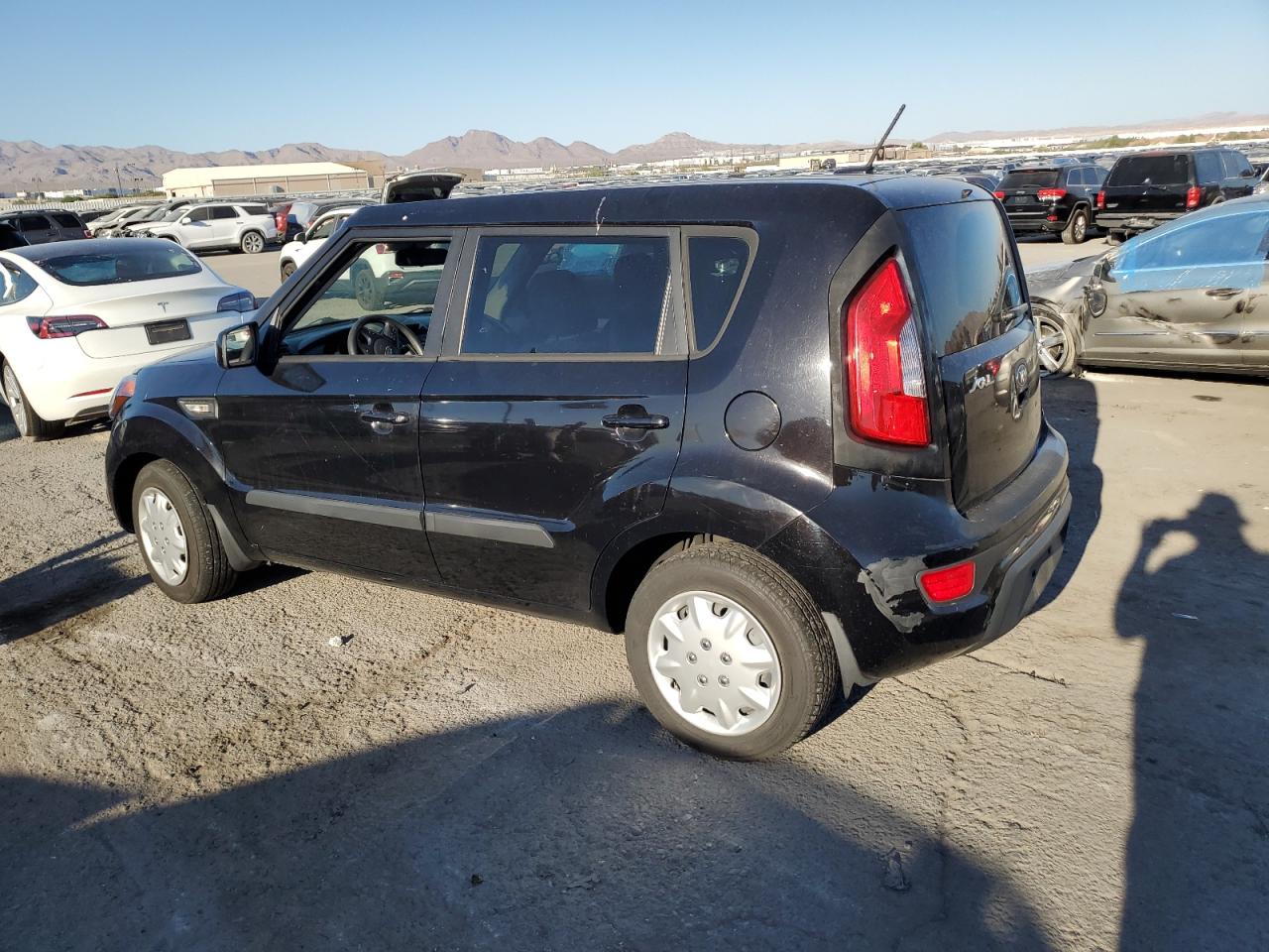 2013 KIA Soul VIN KNDJT2A56D7566355 Copart auction photo, vandalism damage thumbnail 2