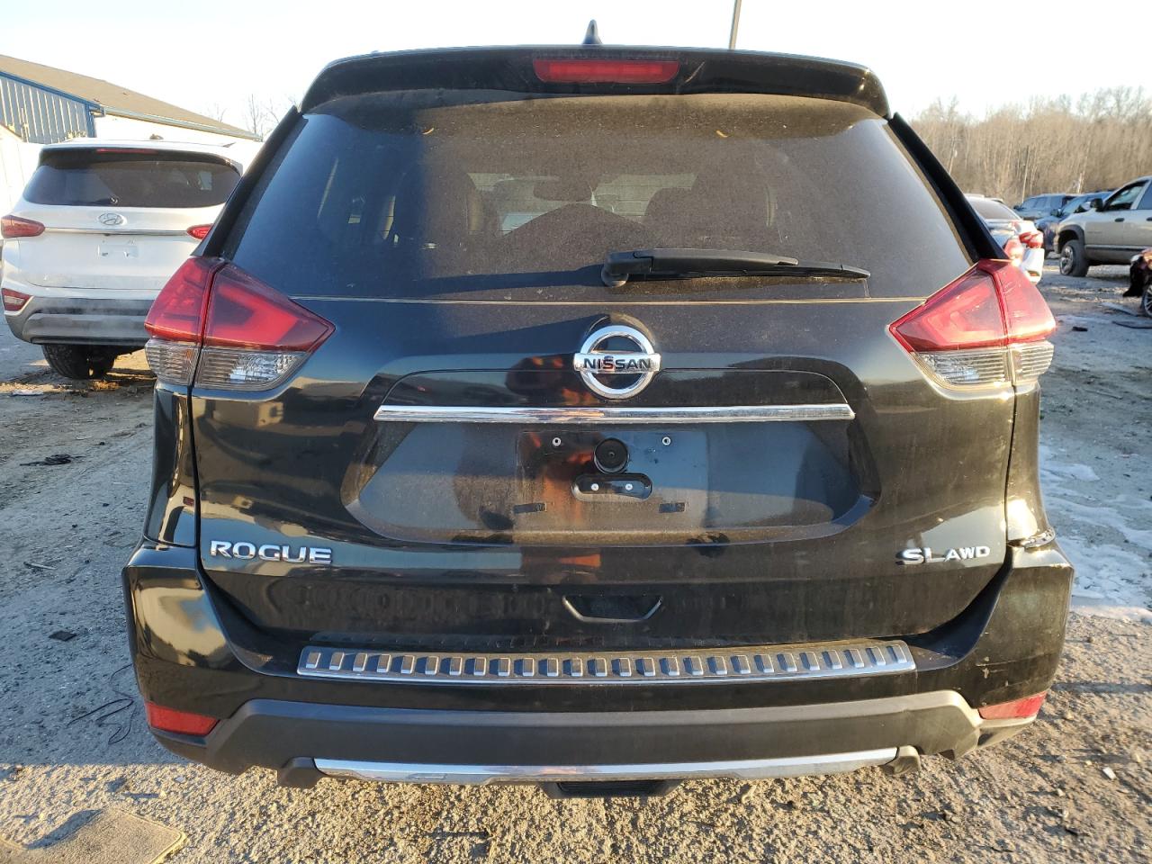 2017 Nissan Rogue VIN 5N1AT2MV6HC760632 Copart auction photo, front end / side damage thumbnail 6