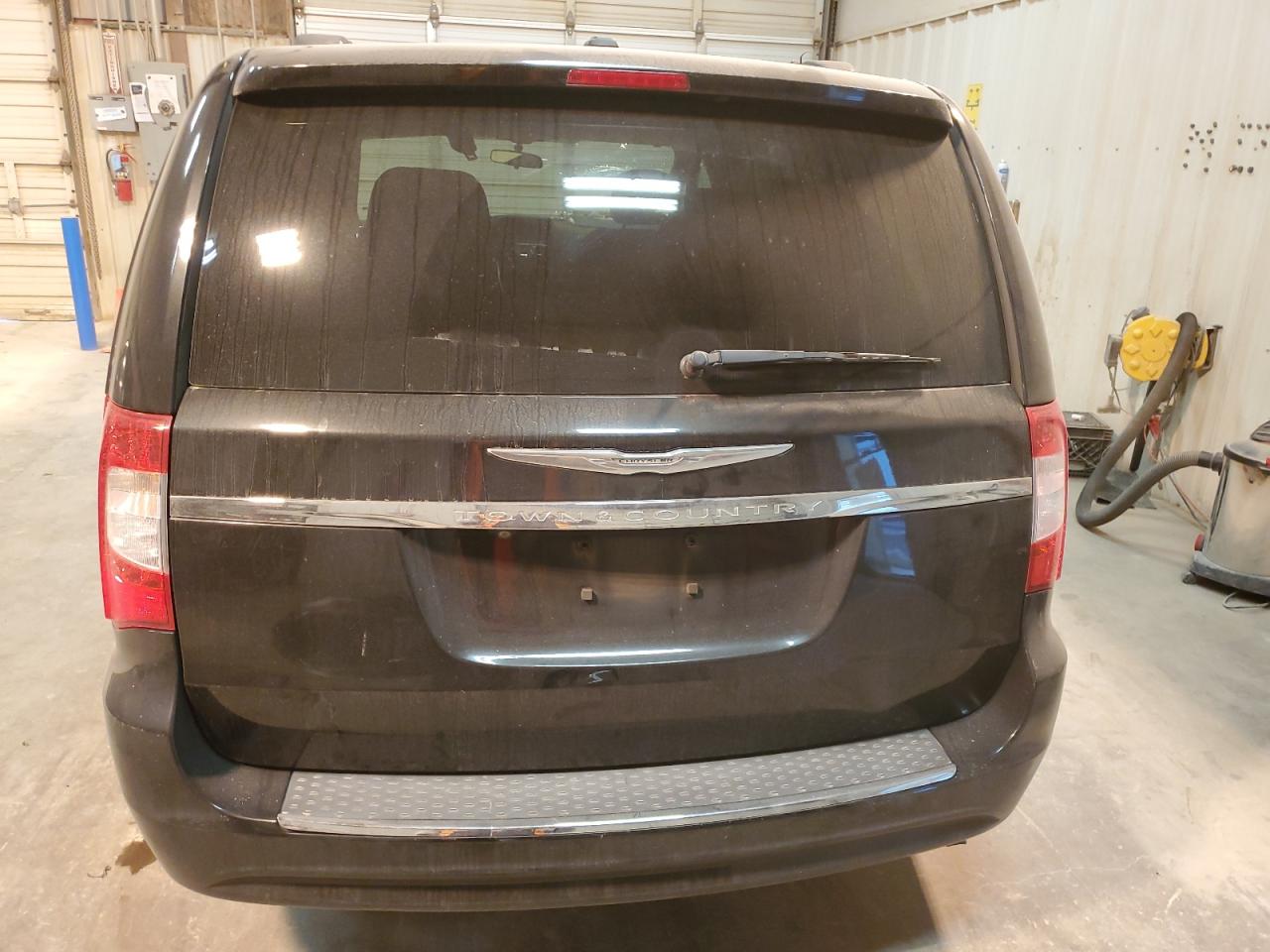 2011 Chrysler Town & Country VIN 2A4RR5DG7BR721937 Copart auction photo, front end / minor dent/scratches damage thumbnail 6