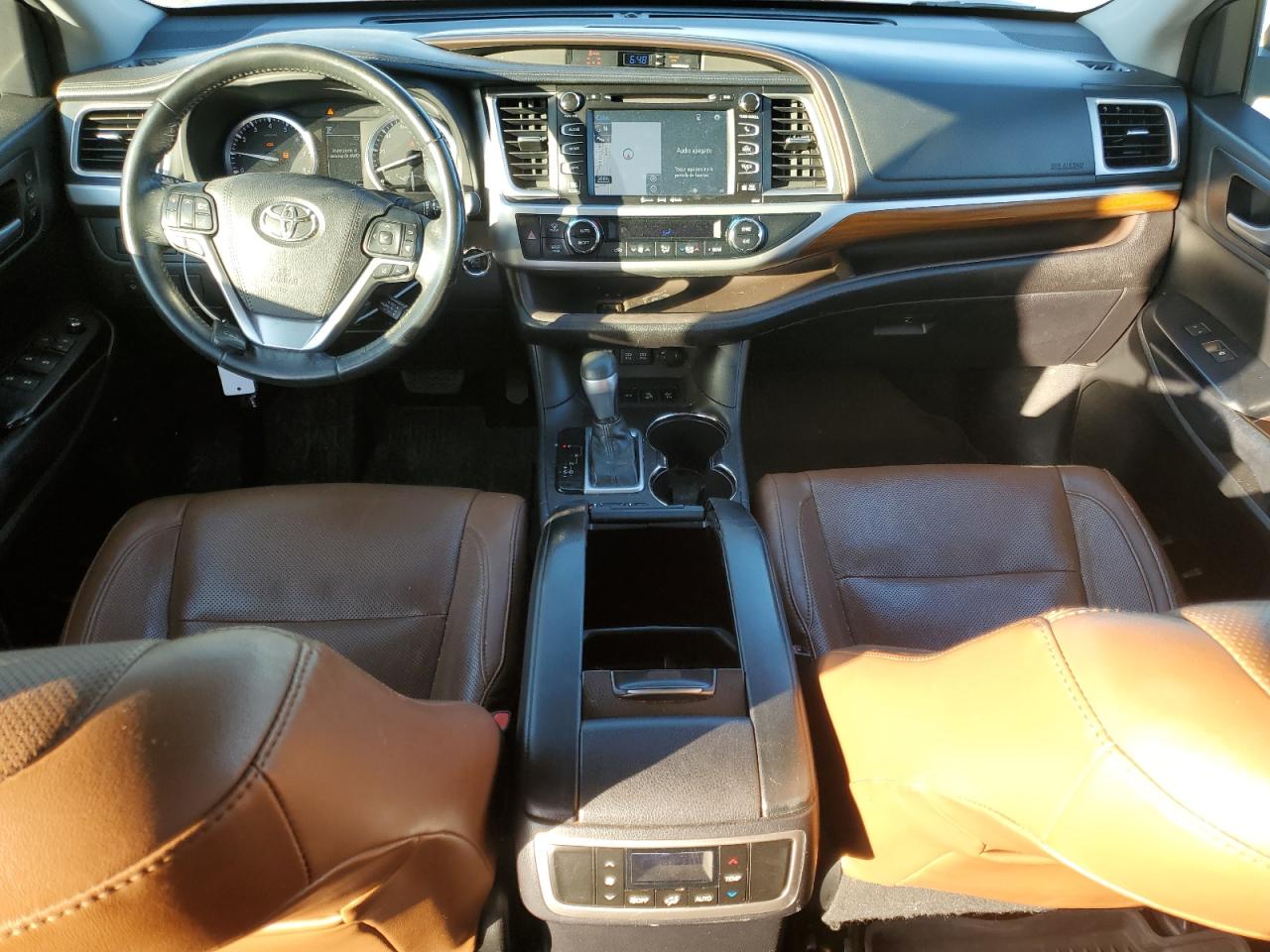 2017 Toyota Highlander VIN 5TDDZRFH5HS458439 Copart auction photo, front end damage thumbnail 8
