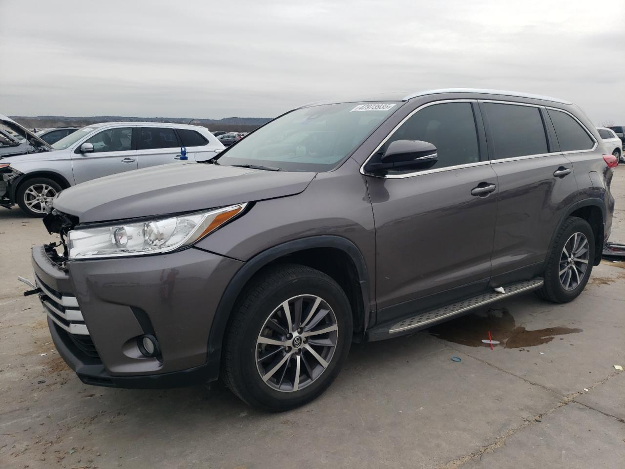 2019 Toyota Highlander VIN 5TDJZRFH8KS948366