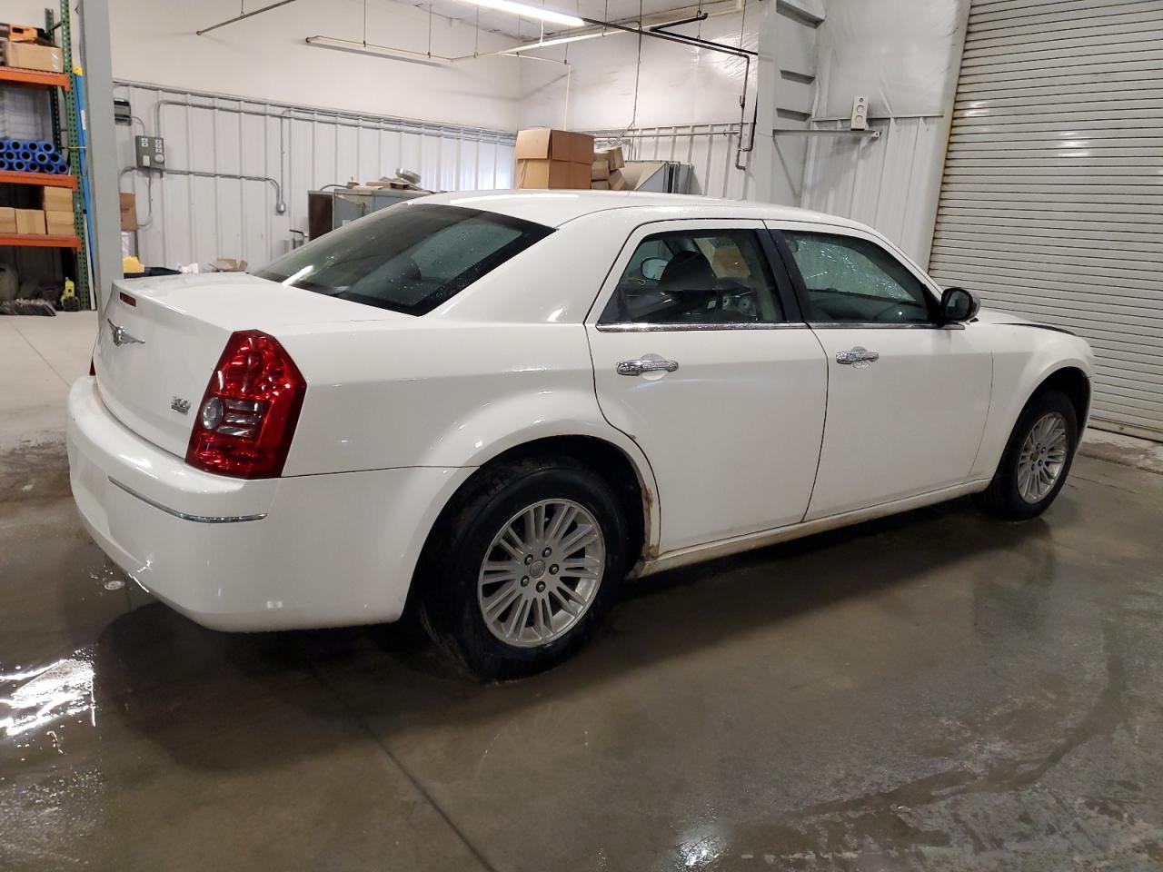 2010 Chrysler 300 VIN 2C3CA4CD2AH140052 Copart auction photo, front end damage thumbnail 3