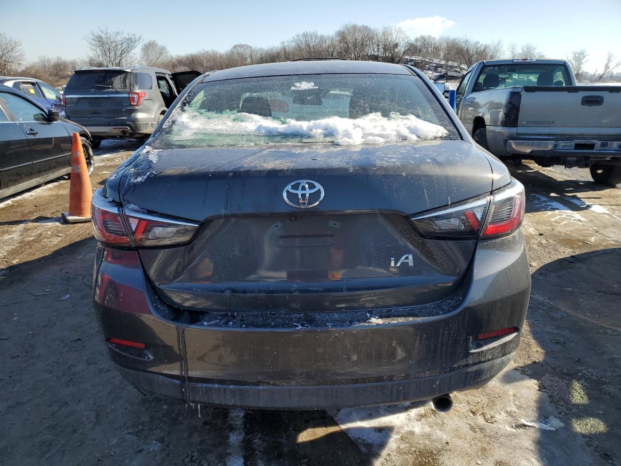 2017 Toyota Yaris VIN 3MYDLBYV8HY192372 Copart auction photo, front end damage thumbnail 6