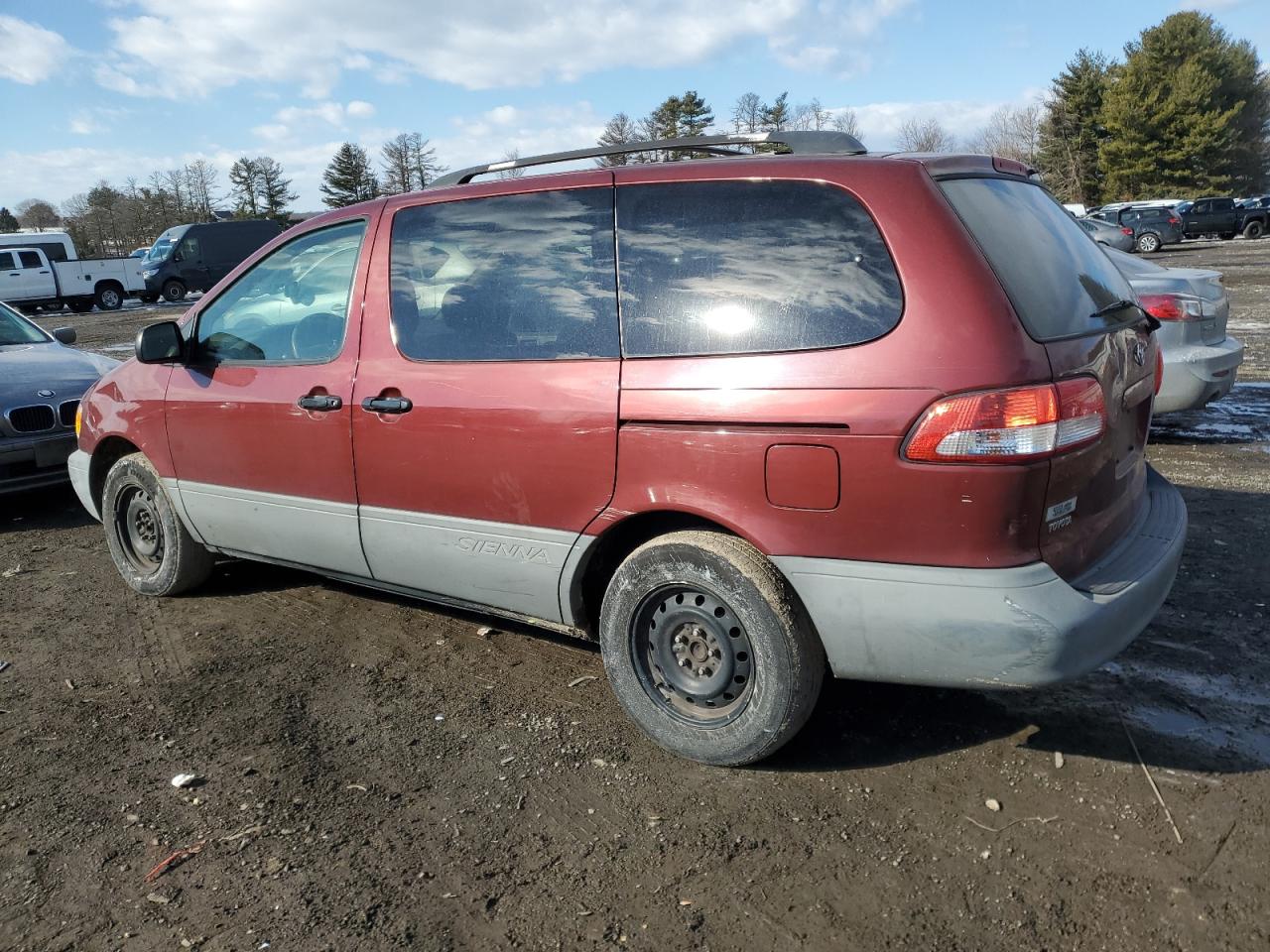 2002 Toyota Sienna VIN 4T3ZF19C02U496795 Copart auction photo, side / front end damage thumbnail 2