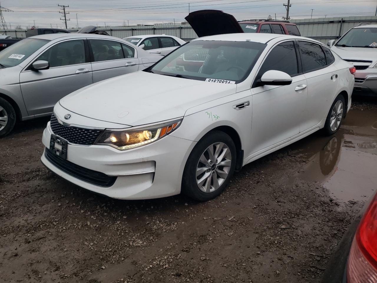 2016 KIA Optima VIN 5XXGU4L33GG046074