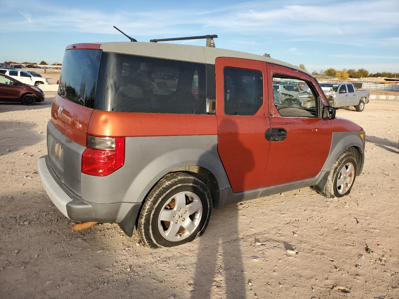 2003 Honda Element VIN 5J6YH285X3L020583 Copart auction photo, vandalism / all over damage thumbnail 3