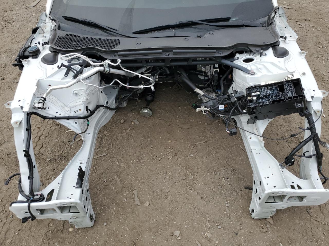 2022 Acura TLX VIN 19UUB6F56NA003683 Copart auction photo, stripped / vandalism damage thumbnail 11
