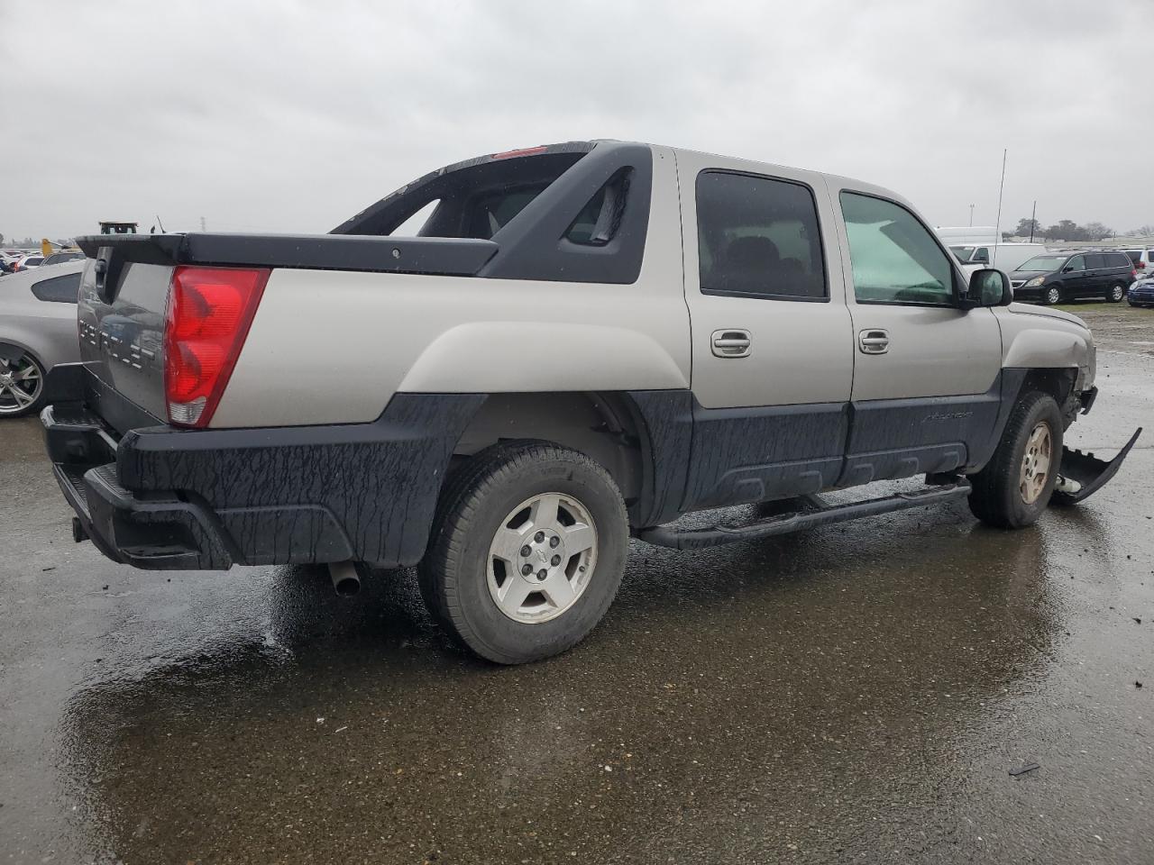 2003 Chevrolet Avalanche VIN 3GNEC13T03G104018 Copart auction photo, front end damage thumbnail 3