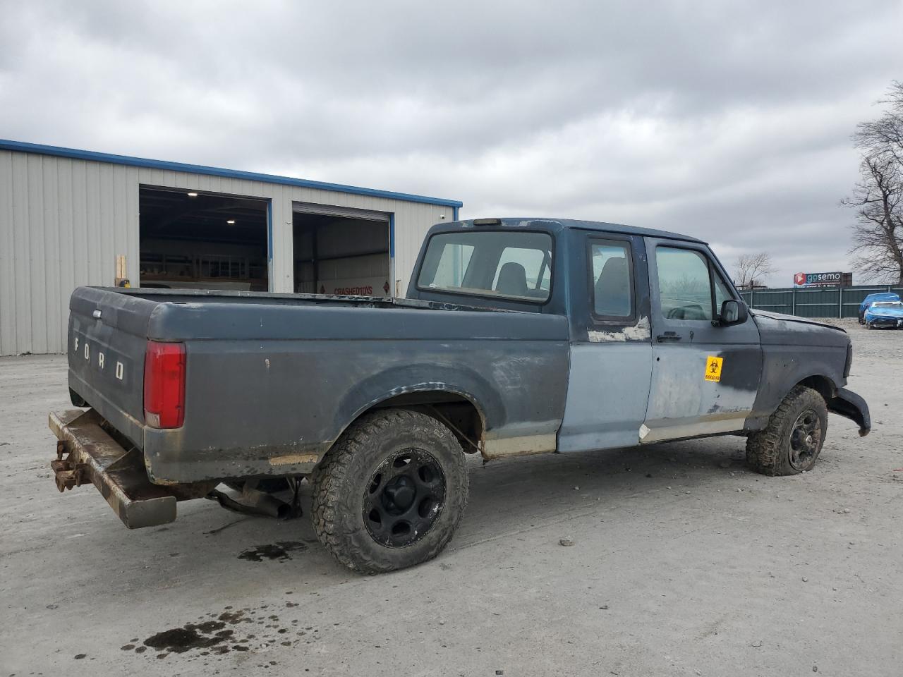 1994 Ford F-150 VIN 1FTEX14N1RKA55863 Copart auction photo, front end / side damage thumbnail 3