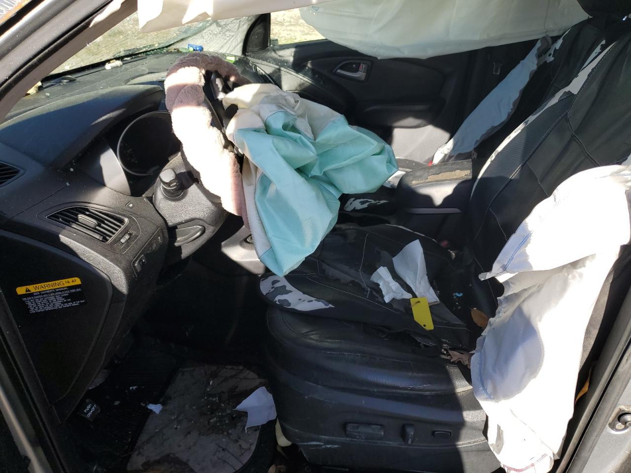 2011 Hyundai Tucson VIN KM8JU3AC8BU196926 Copart auction photo, all over damage thumbnail 7