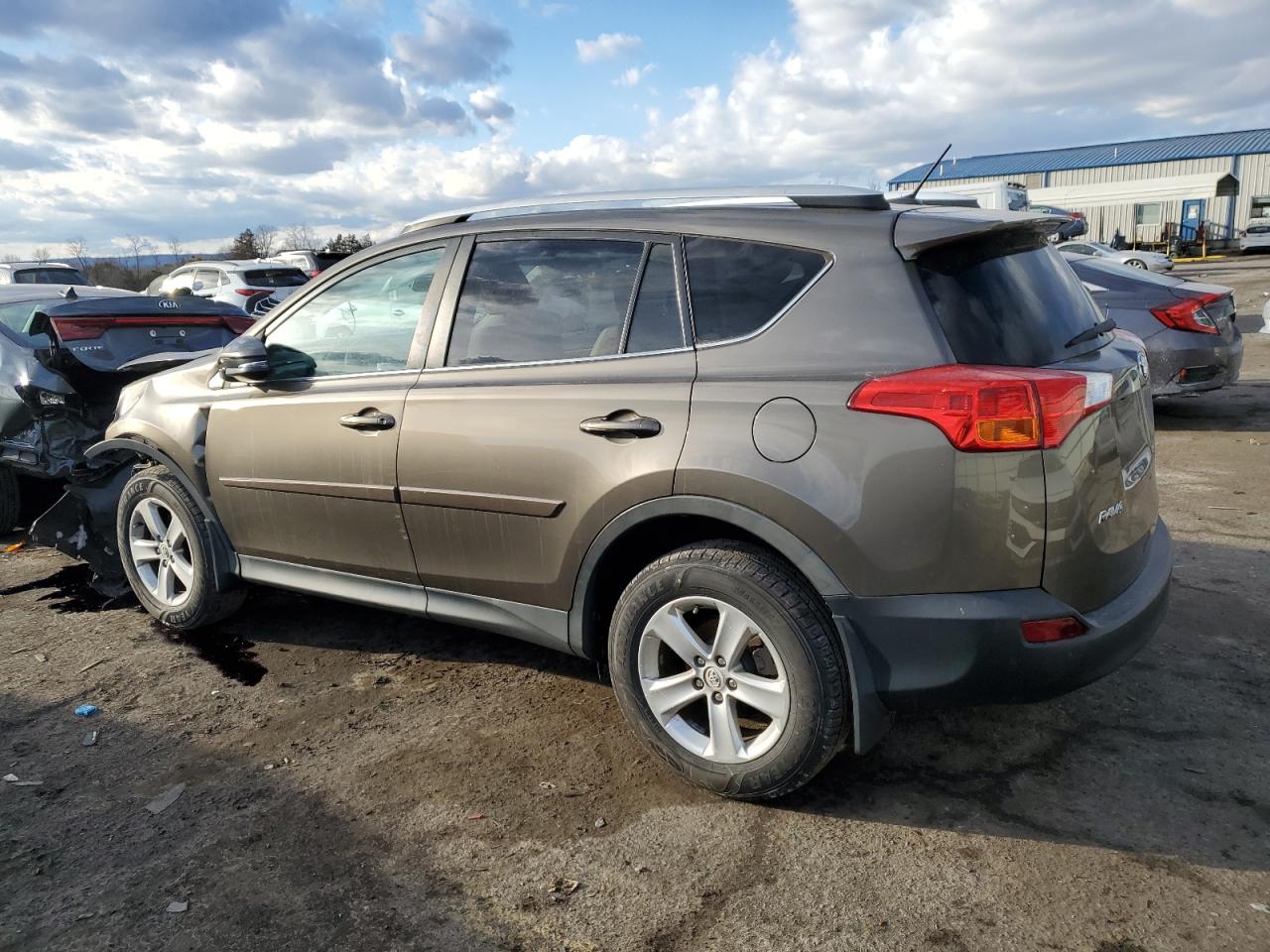 2014 Toyota RAV 4 VIN 2T3RFREV0EW138042 Copart auction photo, front end / side damage thumbnail 2