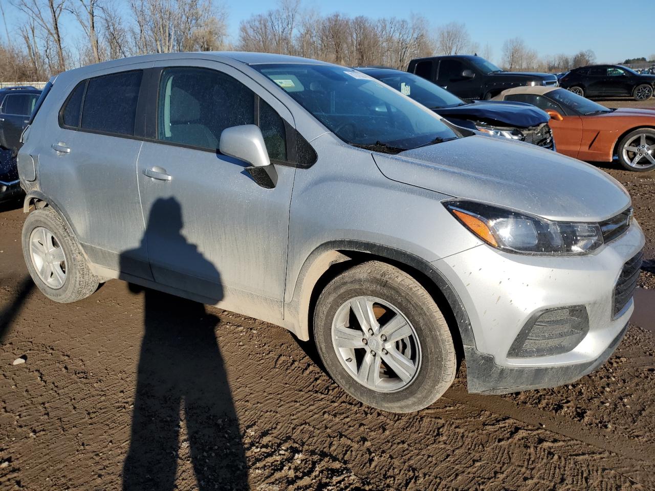 2019 Chevrolet Trax VIN 3GNCJKSB2KL357732 Copart auction photo, rear end / minor dent/scratches damage thumbnail 4