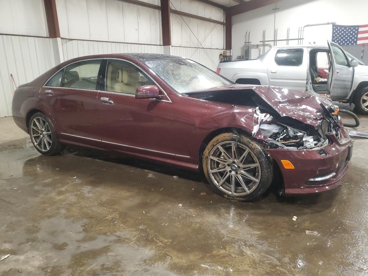 2010 Mercedes-Benz S-klasse VIN WDDNG8GBXAA319852 Copart auction photo, front end damage thumbnail 4