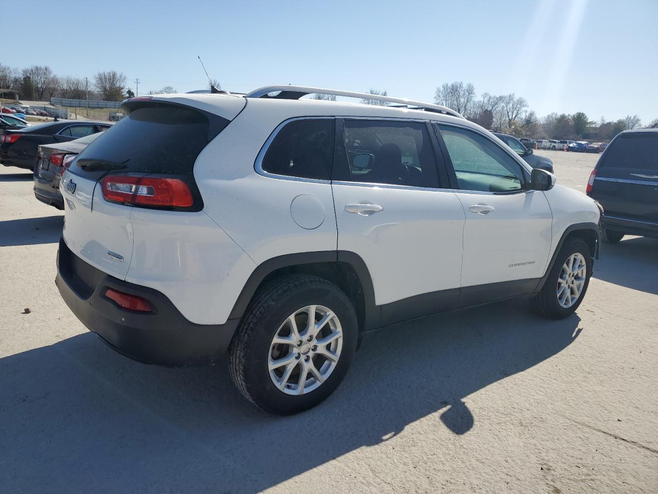 2016 Jeep Grand Cherokee VIN 1C4PJMCB0GW203218 Copart auction photo, front end damage thumbnail 3