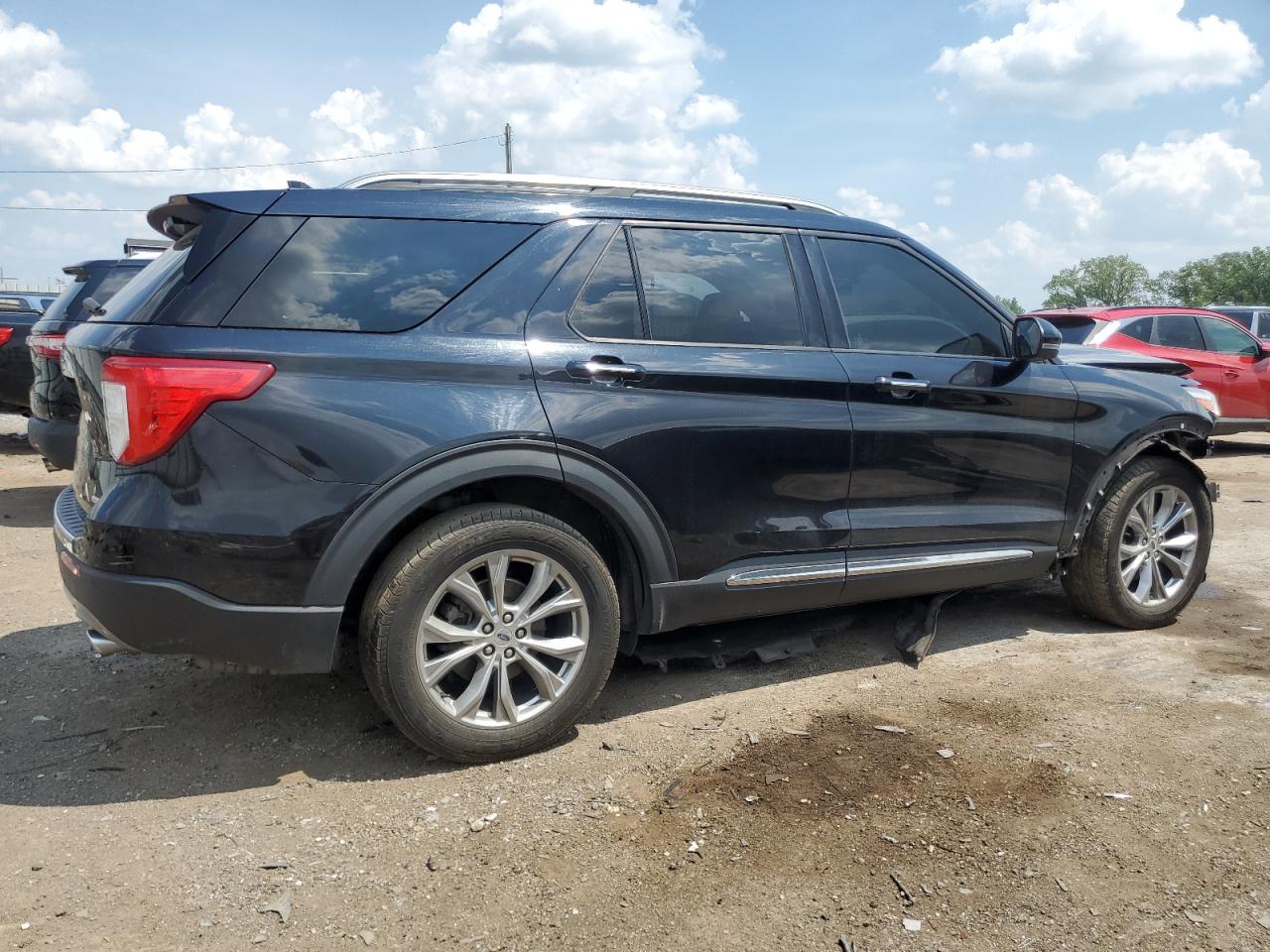 2020 Ford Explorer VIN 1FMSK8FH7LGB77392 Copart auction photo, side / front end damage thumbnail 3