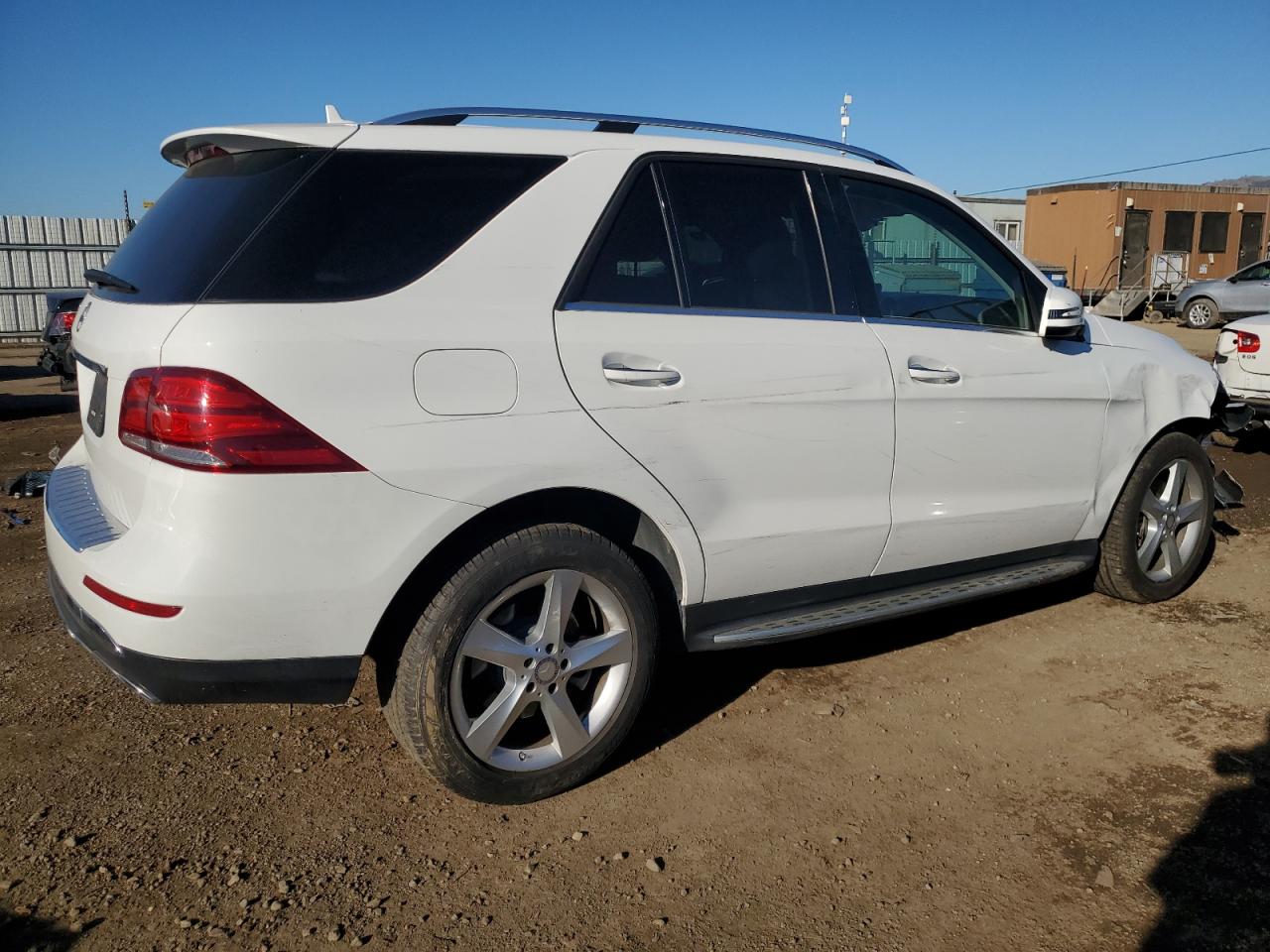 2016 Mercedes-Benz GLE VIN 4JGDA5JB7GA770580 Copart auction photo, front end / side damage thumbnail 3