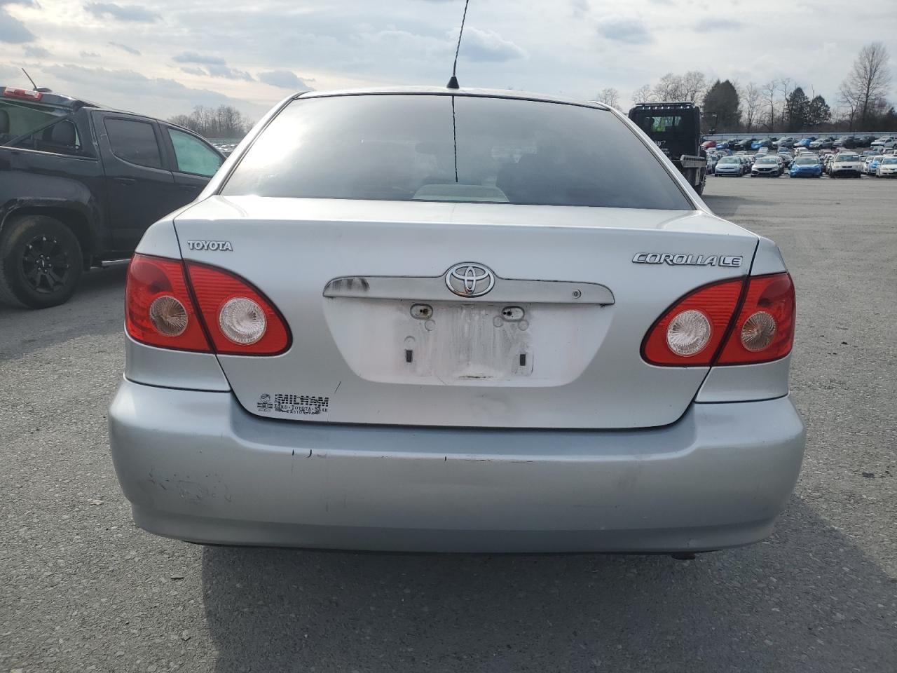 2005 Toyota Corolla VIN JTDBR32E252063895 Copart auction photo, front end / minor dent/scratches damage thumbnail 6