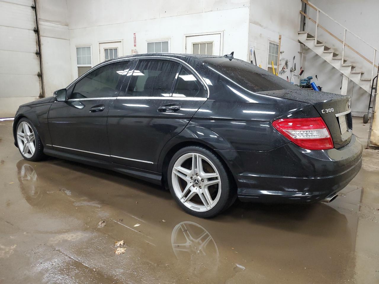 2010 Mercedes-Benz C-klasse VIN WDDGF8BB5AF447907 Copart auction photo, side / minor dent/scratches damage thumbnail 2