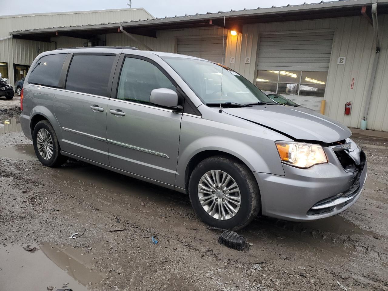 2016 Chrysler Town & Country VIN 2C4RC1CG9GR118867 Copart auction photo, front end damage thumbnail 4