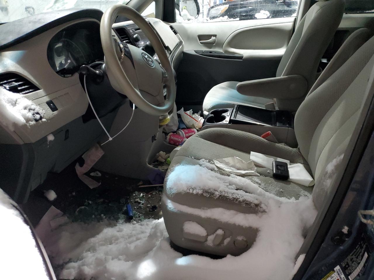 2014 Toyota Sienna VIN 5TDKK3DC5ES492523 Copart auction photo, all over / minor dent/scratches damage thumbnail 7