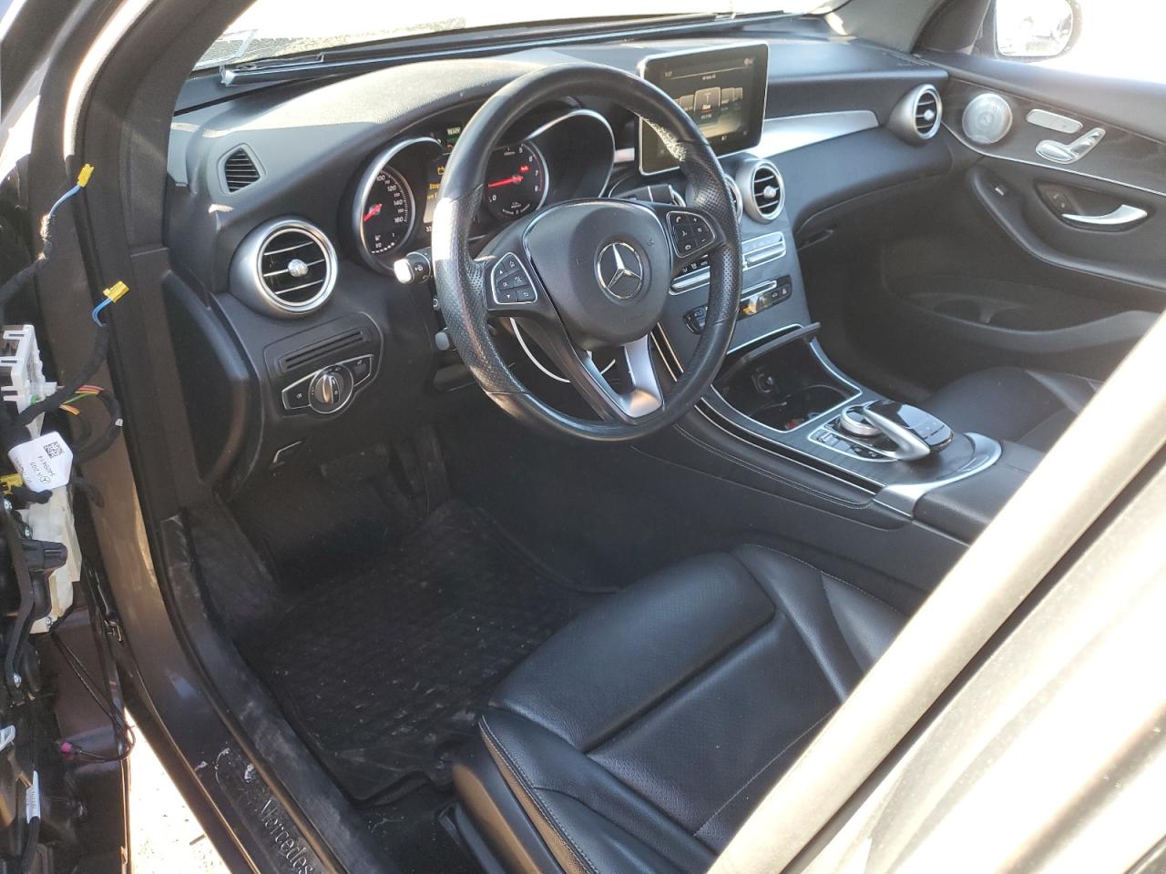 2018 Mercedes-Benz GLC VIN WDC0G5EBXJF465395 Copart auction photo, side / rear end damage thumbnail 8