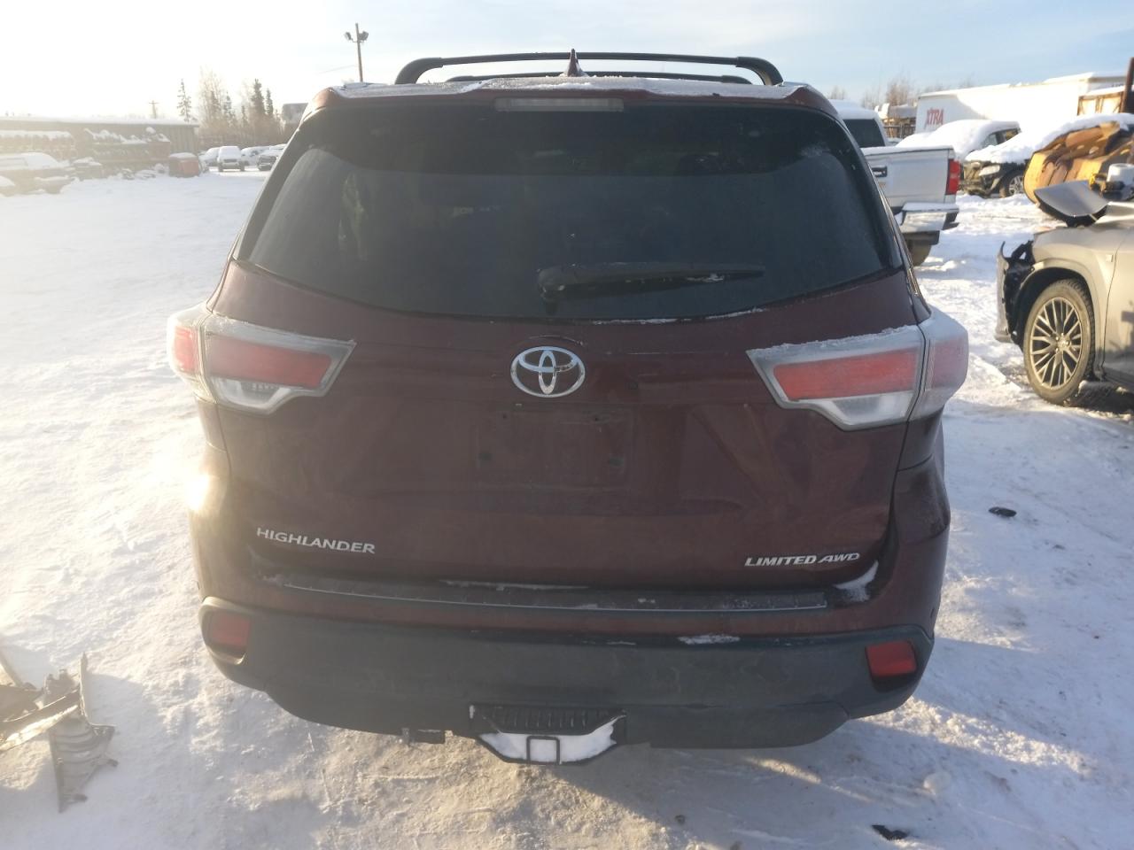2015 Toyota Highlander VIN 5TDDKRFH8FS170822 Copart auction photo, front end damage thumbnail 6