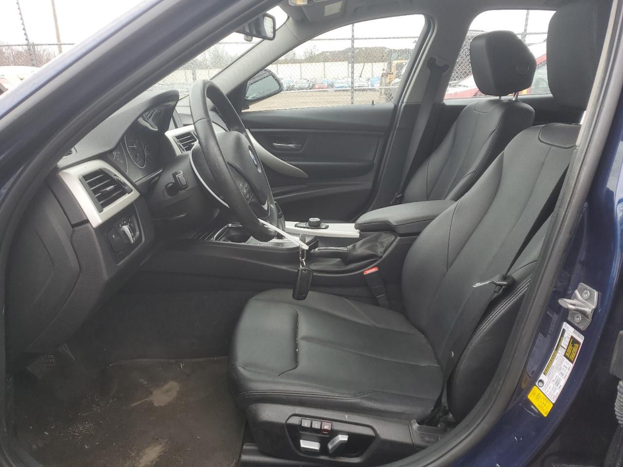 2017 BMW 3er VIN WBA8E1G53HNU13439 Copart auction photo, undercarriage / side damage thumbnail 7