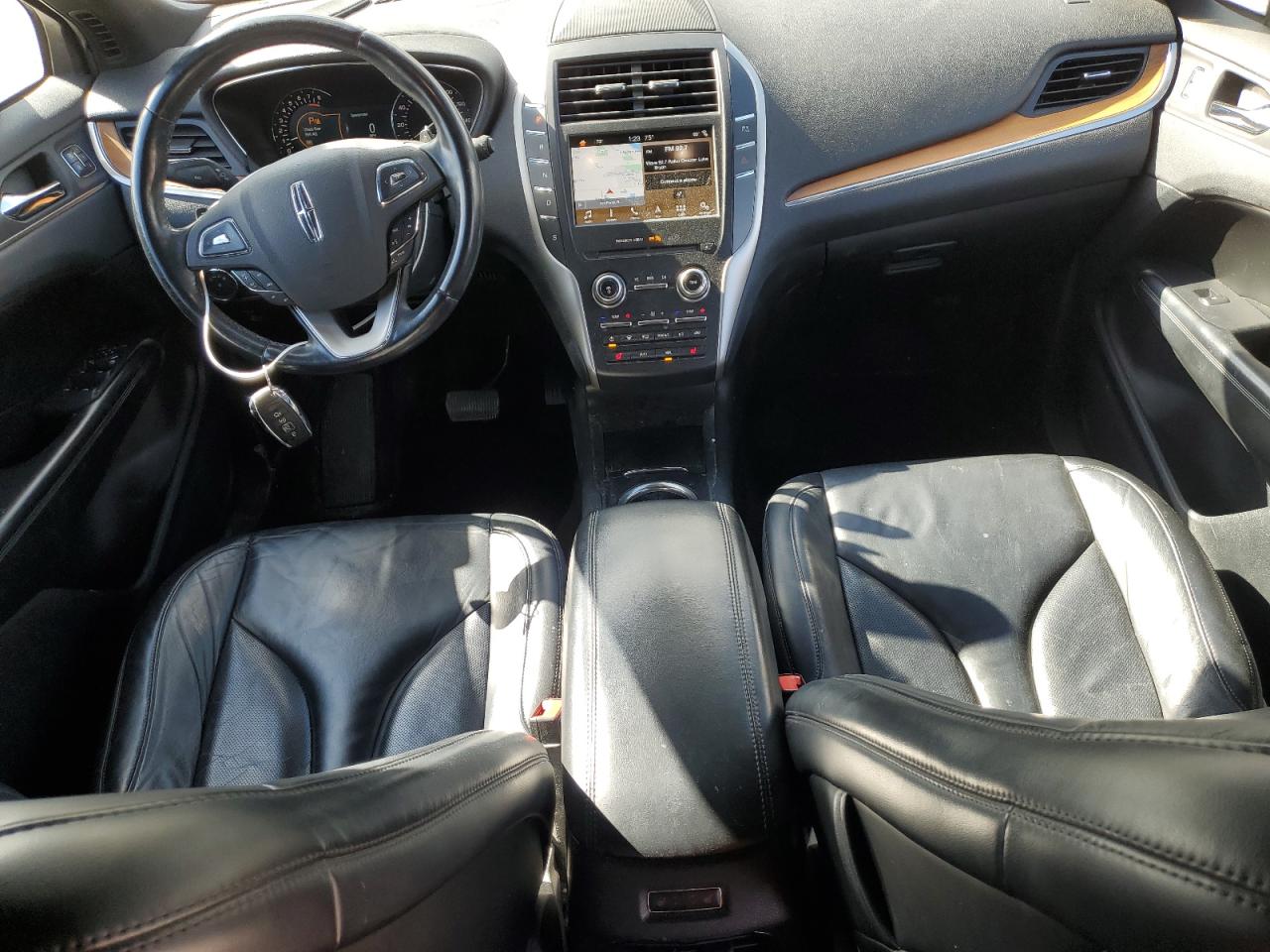 2017 Lincoln MKC VIN 5LMCJ2D95HUL44449 Copart auction photo, rear end / minor dent/scratches damage thumbnail 8