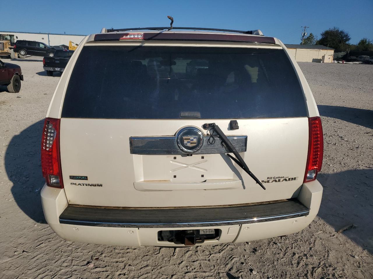2011 Cadillac Escalade VIN 1GYS4DEF1BR343281 Copart auction photo, top/roof / front end damage thumbnail 6