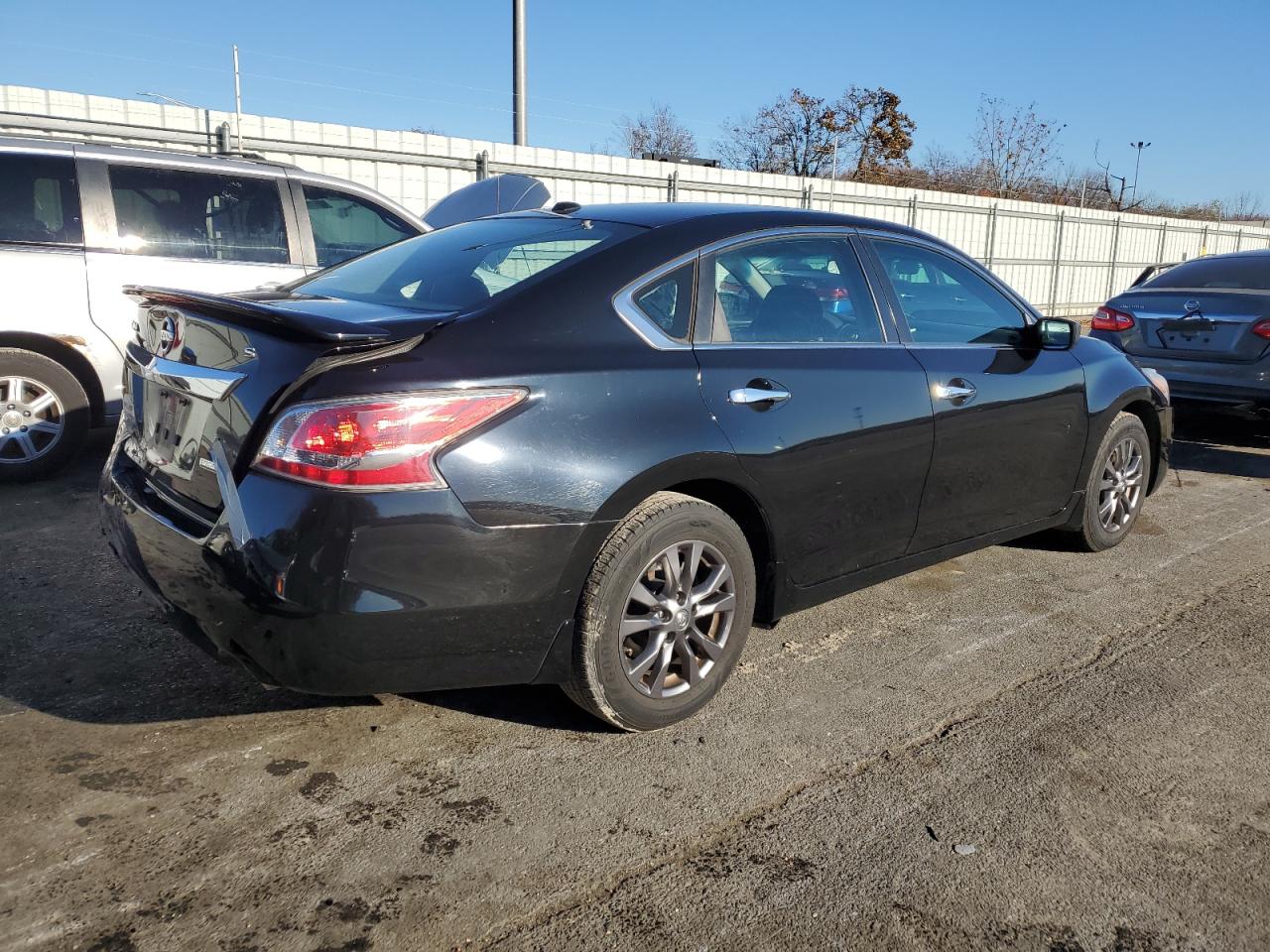 2015 Nissan Altima VIN 1N4AL3AP1FC592546 Copart auction photo, rear end damage thumbnail 3