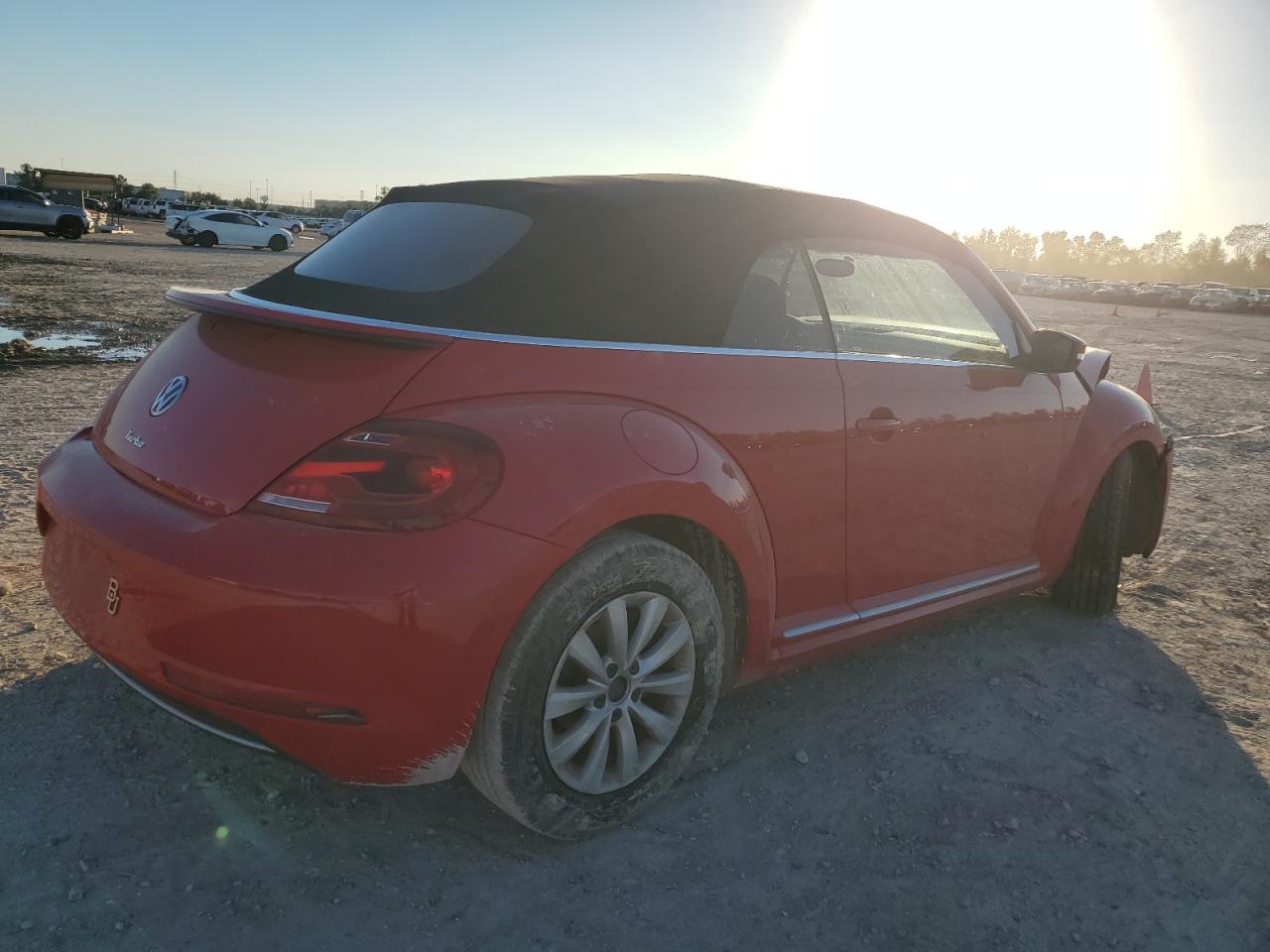 2019 Volkswagen Beetle VIN 3VW5DAAT1KM506751 Copart auction photo, front end damage thumbnail 3