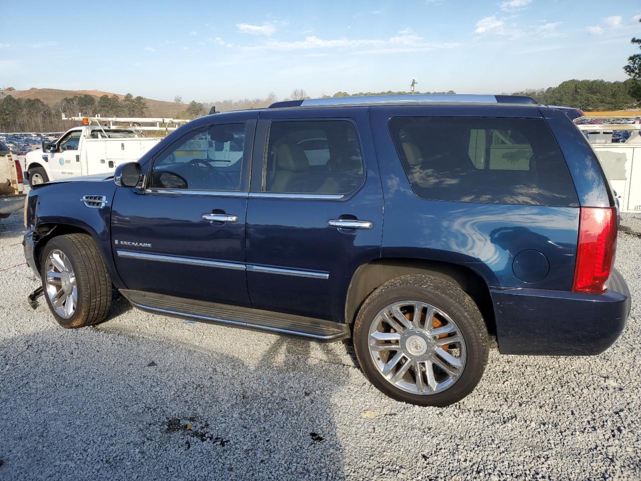 2007 Cadillac Escalade VIN 1GYEC63837R269028 Copart auction photo, front end / mechanical damage thumbnail 2