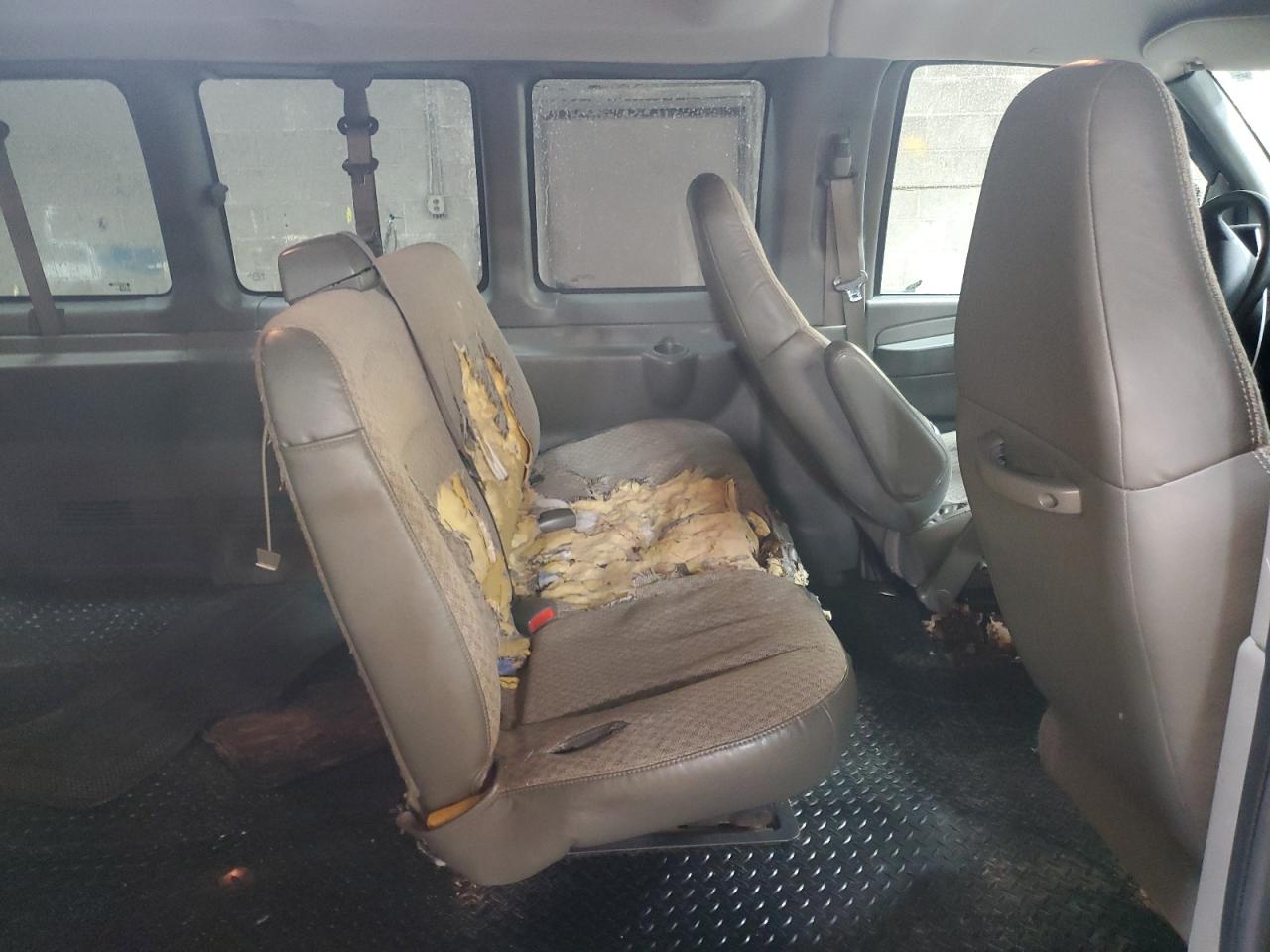 2009 Chevrolet Express VIN 1GAHG39K891160468 Copart auction photo, side / front end damage thumbnail 11
