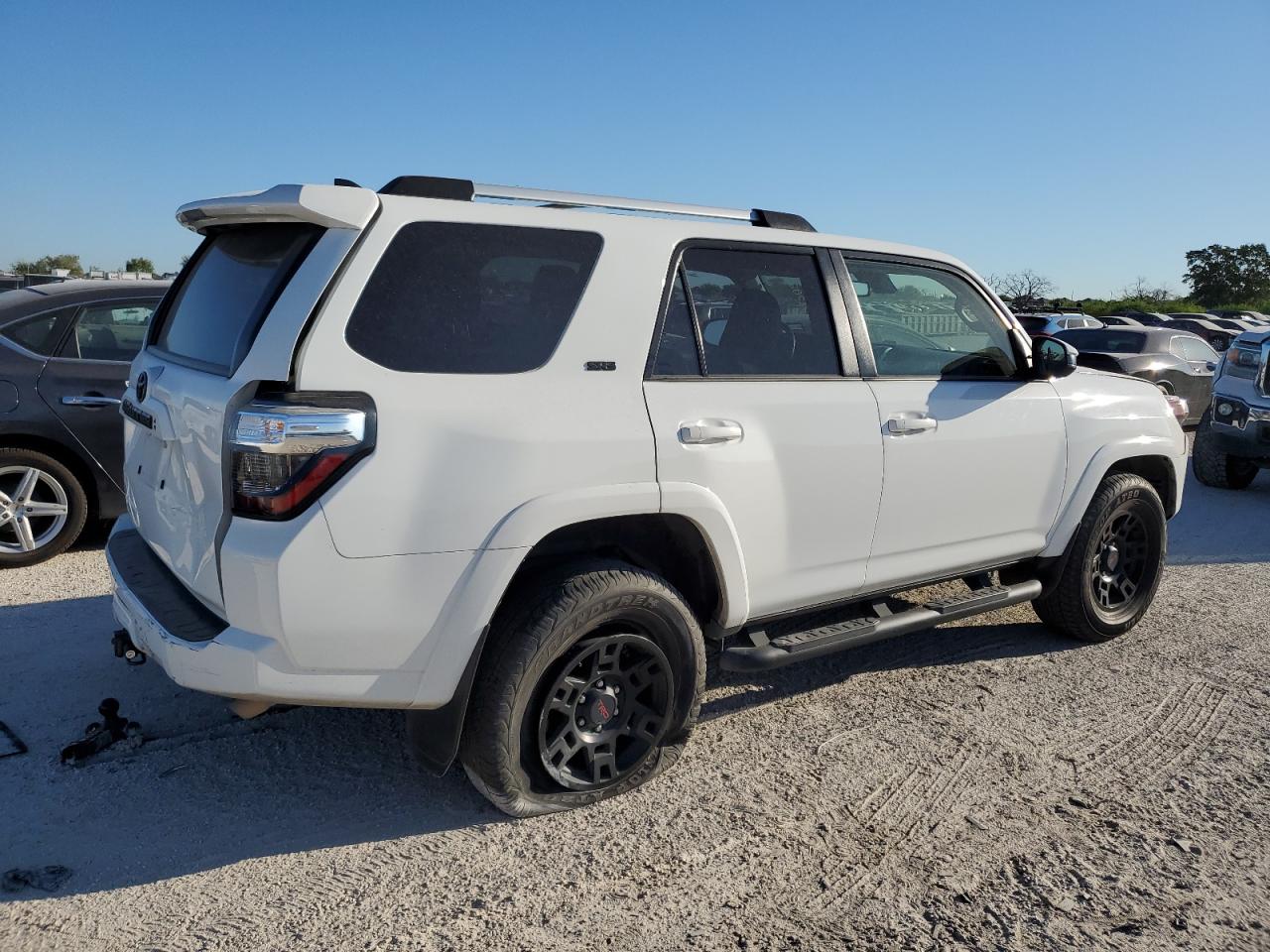 2022 Toyota 4Runner VIN JTEMU5JR5N5980301 Copart auction photo, side / rear end damage thumbnail 3