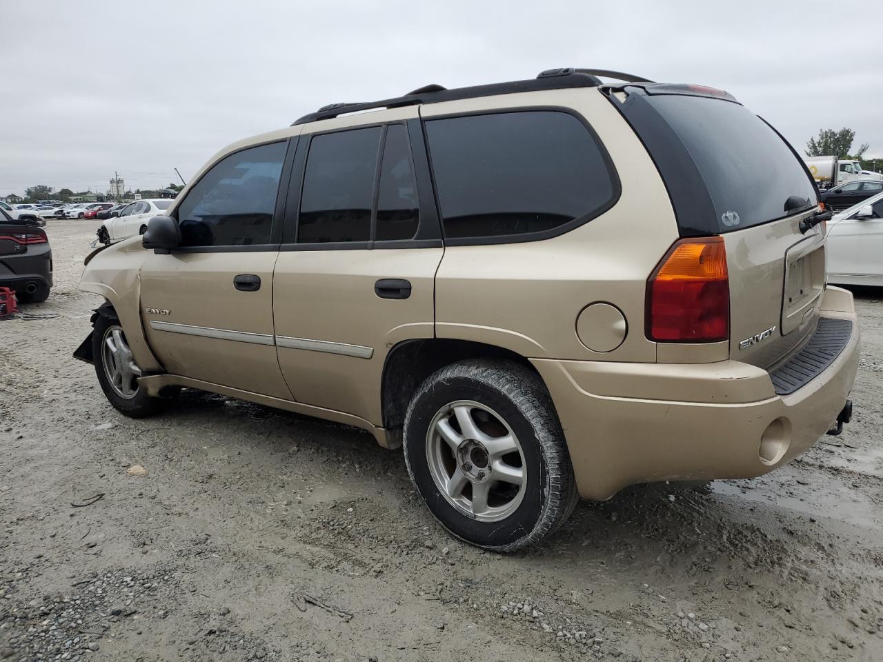 2006 GMC Envoy VIN 1GKDS13S062113933 Copart auction photo, front end / undercarriage damage thumbnail 2
