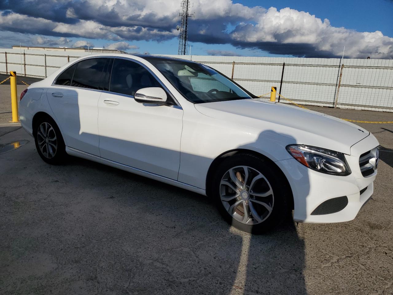 2016 Mercedes-Benz C-klasse VIN 55SWF4JB1GU147776 Copart auction photo, rear end damage thumbnail 4