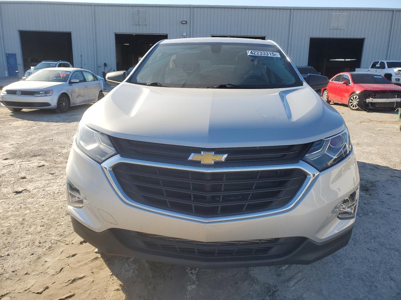 2018 Chevrolet Equinox VIN 2GNAXHEV0J6106094 Copart auction photo, side damage thumbnail 5