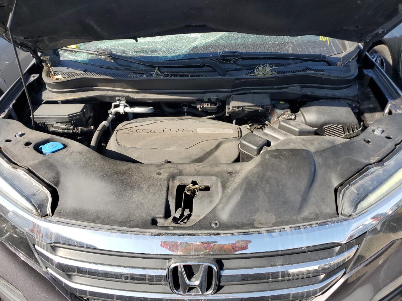 2017 Honda Pilot VIN 5FNYF6H58HB093254 Copart auction photo, top/roof / front end damage thumbnail 12