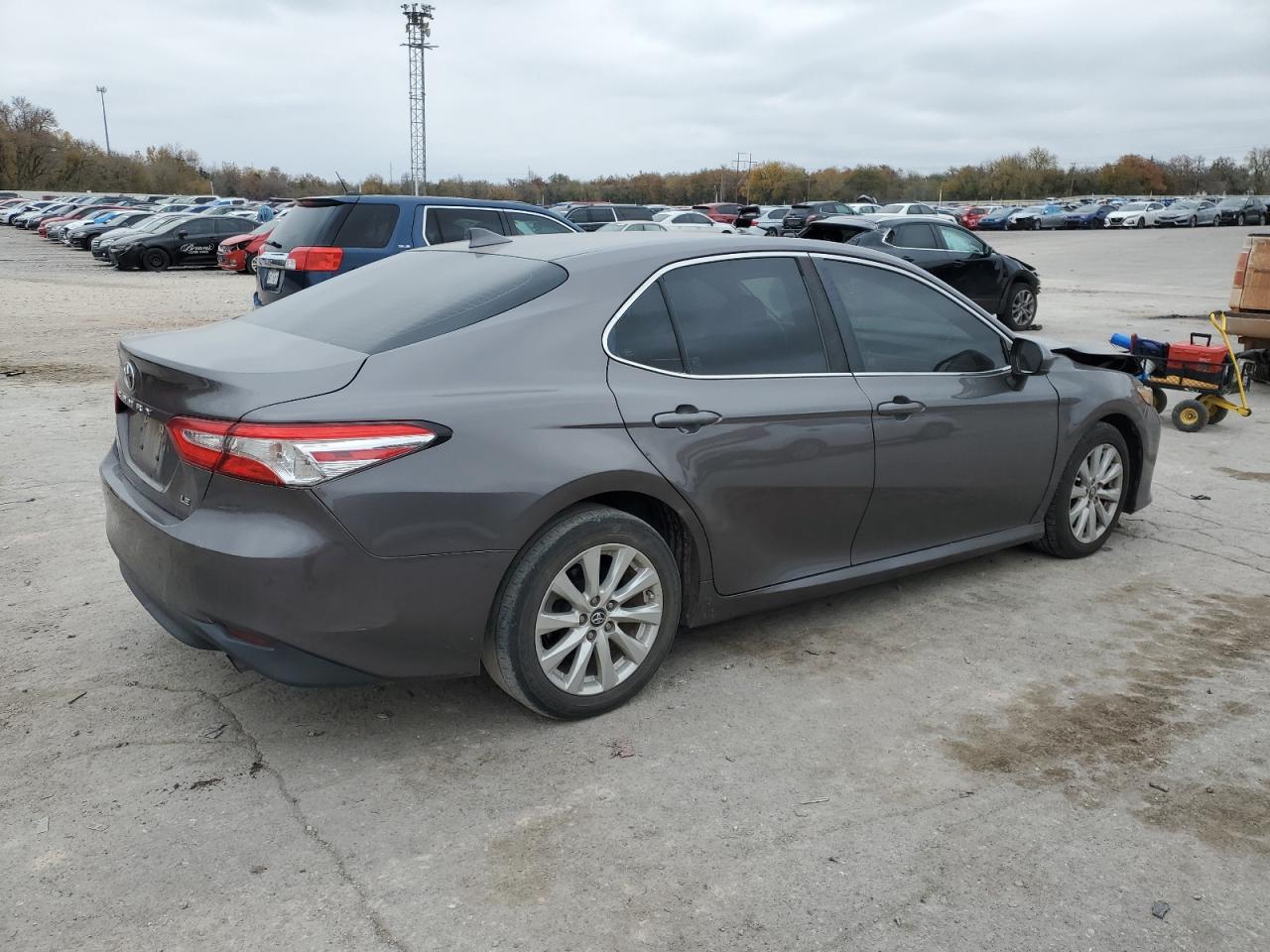 2019 Toyota Camry VIN 4T1B11HK5KU765570 Copart auction photo, front end / minor dent/scratches damage thumbnail 3